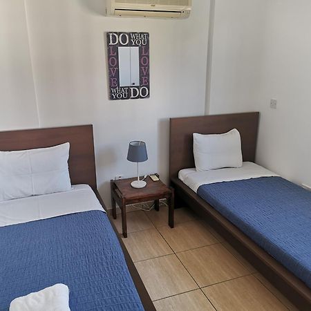 Carisa Downtown With Rooftop Pool ลาร์นาคา ภายนอก รูปภาพ