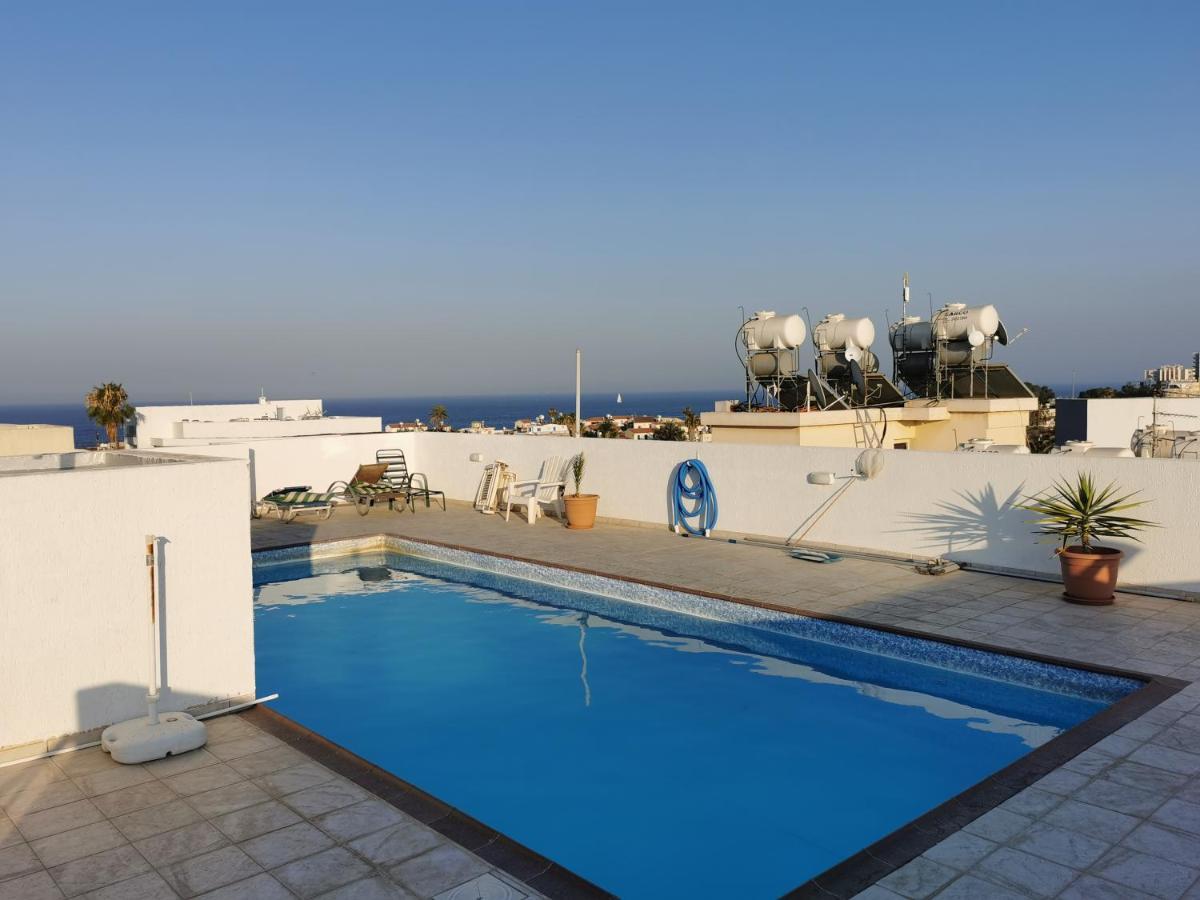Carisa Downtown With Rooftop Pool ลาร์นาคา ภายนอก รูปภาพ