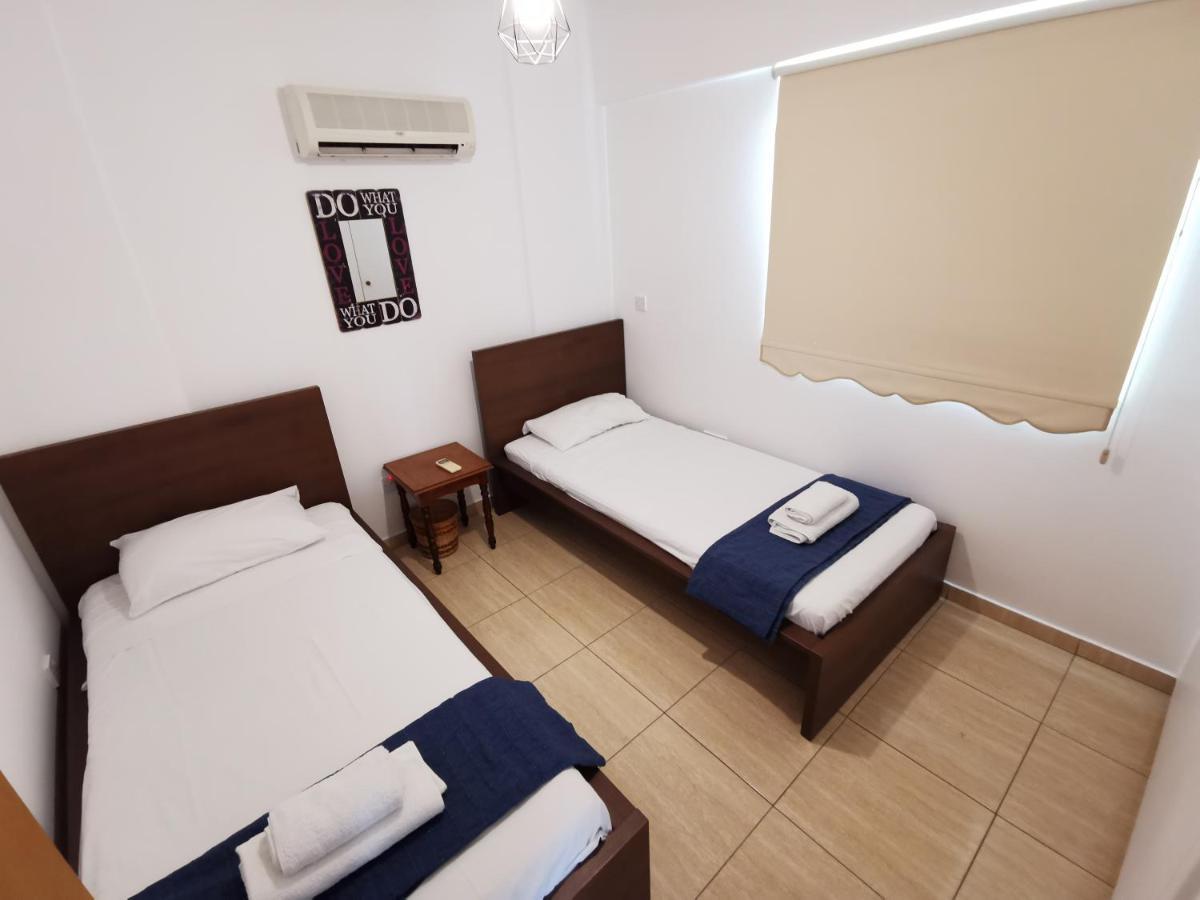 Carisa Downtown With Rooftop Pool ลาร์นาคา ภายนอก รูปภาพ