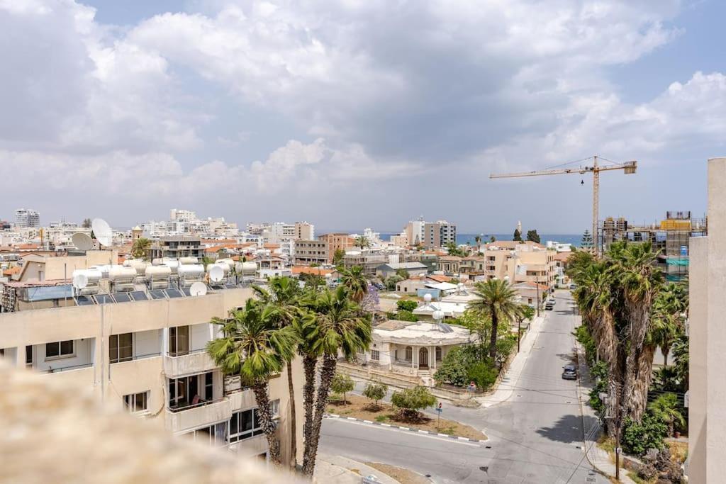 Carisa Downtown With Rooftop Pool ลาร์นาคา ภายนอก รูปภาพ