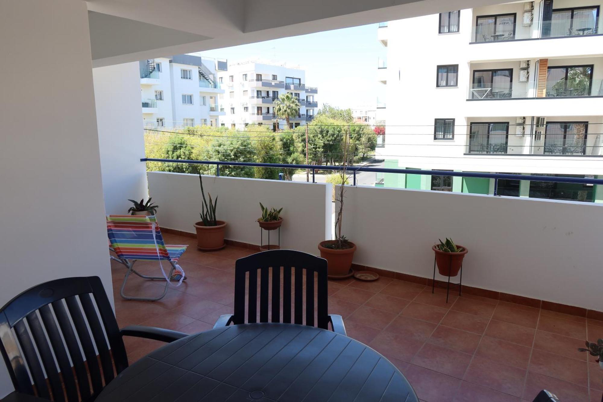 Carisa Downtown With Rooftop Pool ลาร์นาคา ภายนอก รูปภาพ